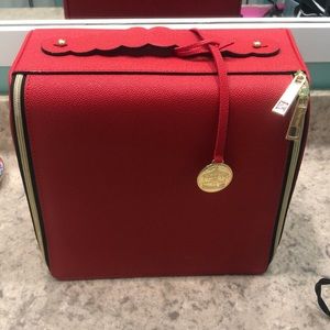Estée Lauder makeup bag